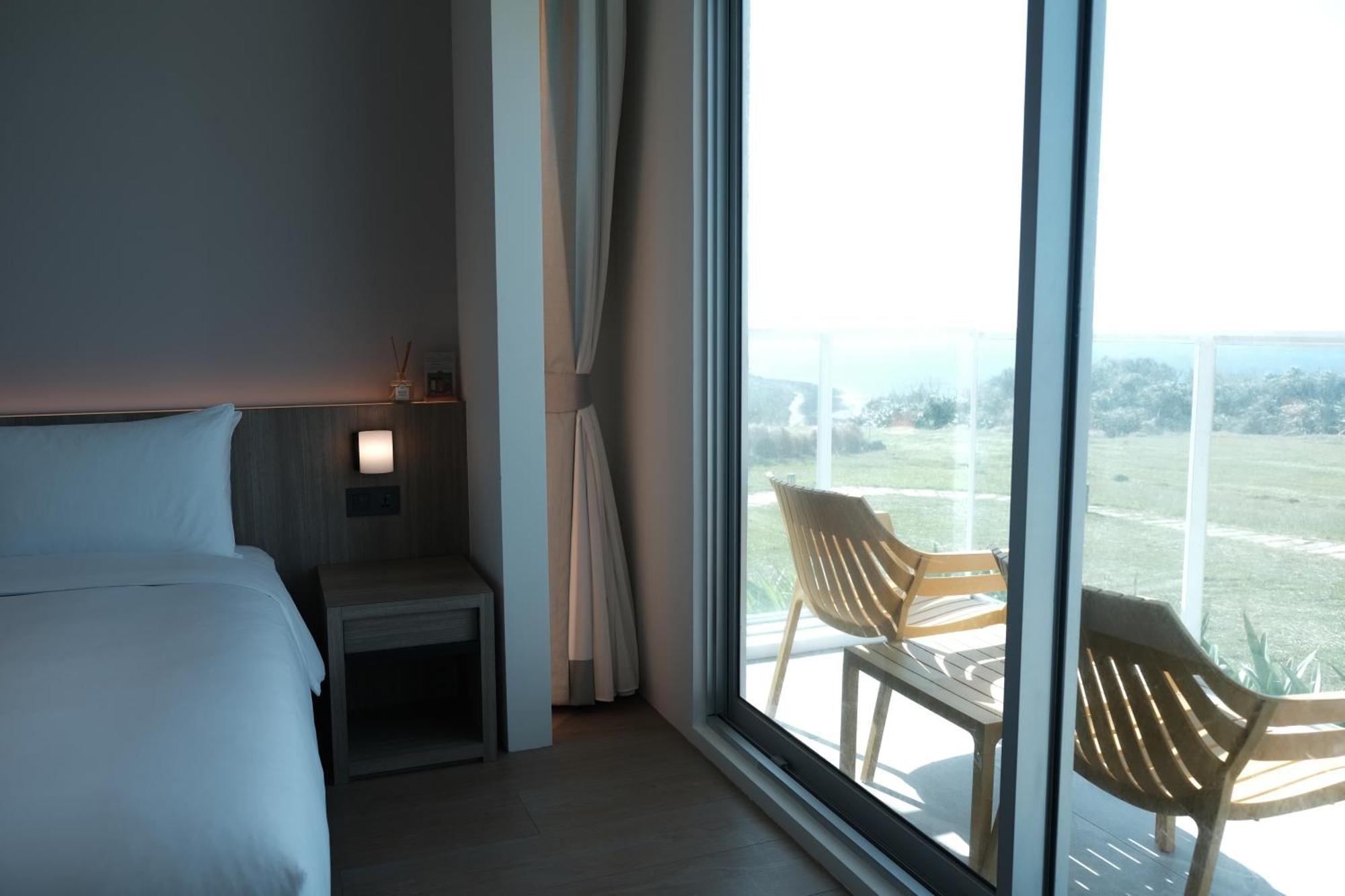 Sunlight On The Peninsula Hotel Cape Eluanbi Room photo